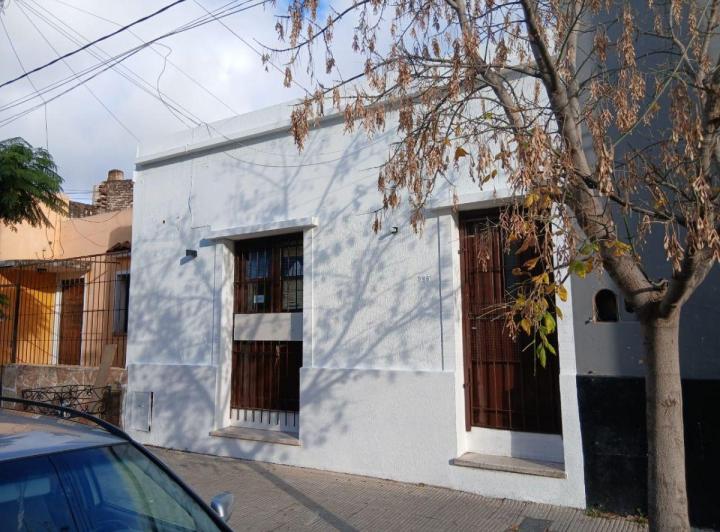 Casa/local en Barrio Alberdi con Renta!