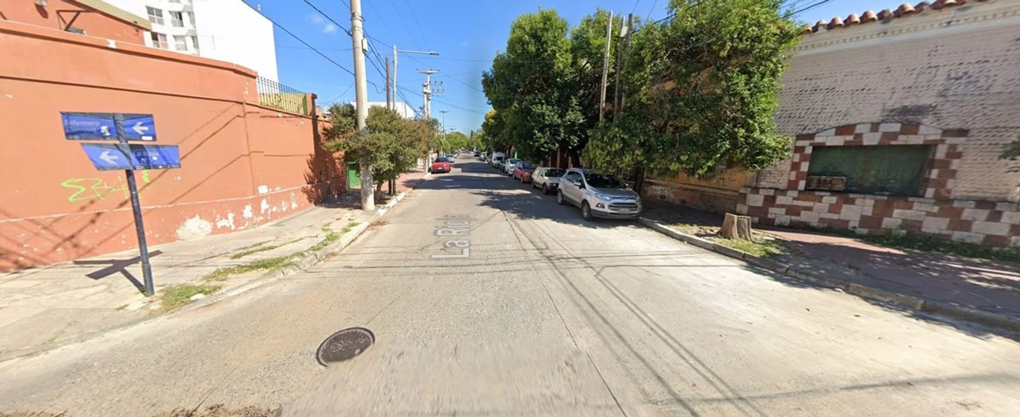 Casa en esquina en Alberdi, zona D, ideal para remodelar · Miniatura 3