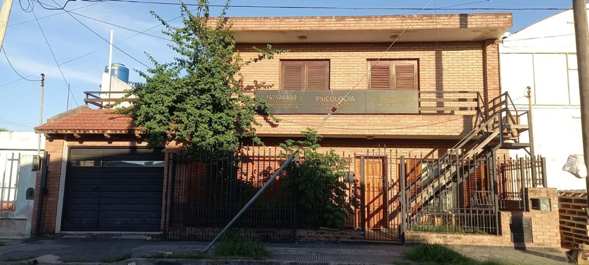 Casa de 3 dormitorios con departamento en planta alta en Empalme · Miniatura 2
