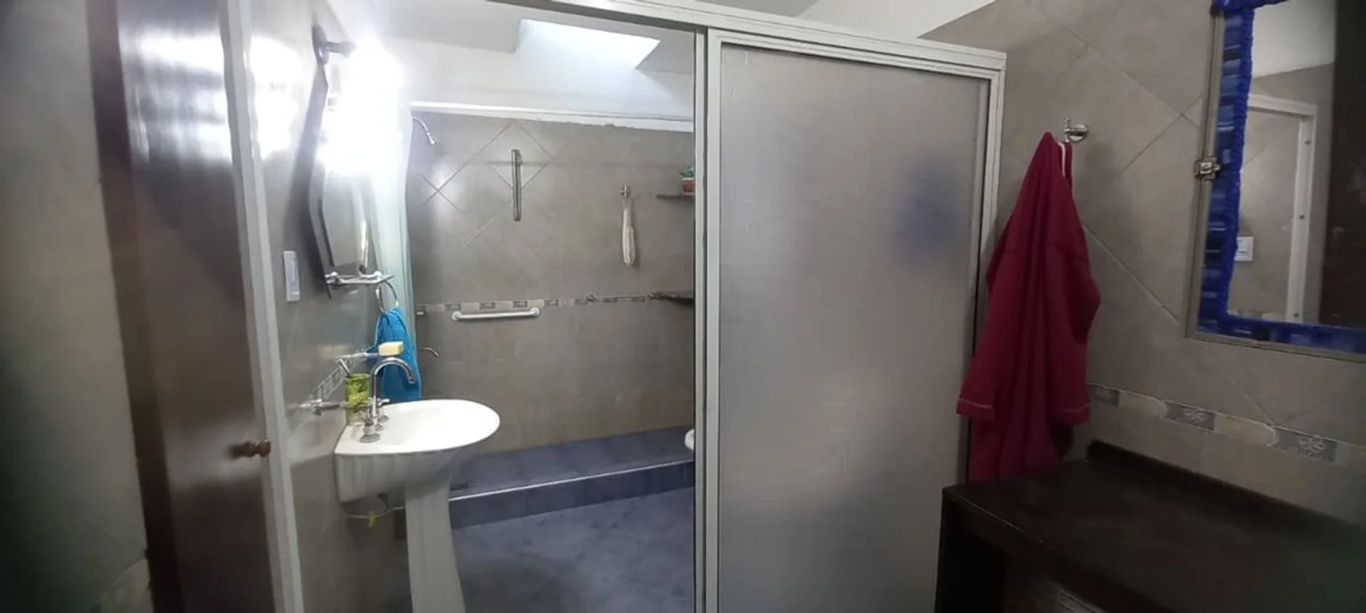 Casa de 3 dormitorios con departamento en planta alta en Empalme · Miniatura 18