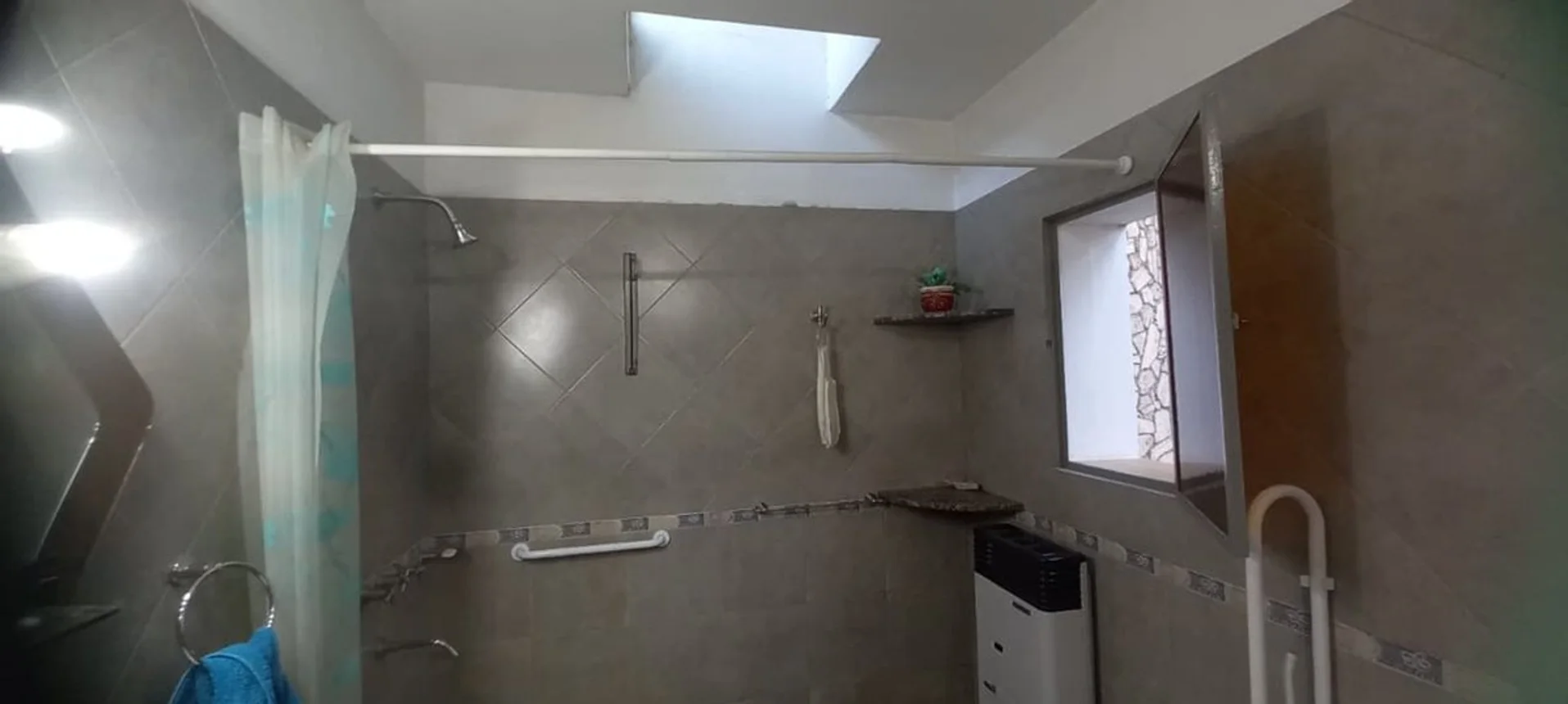 Casa de 3 dormitorios con departamento en planta alta en Empalme · Miniatura 19