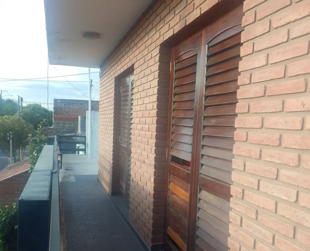 Casa de 3 dormitorios con departamento en planta alta en Empalme · Miniatura 28