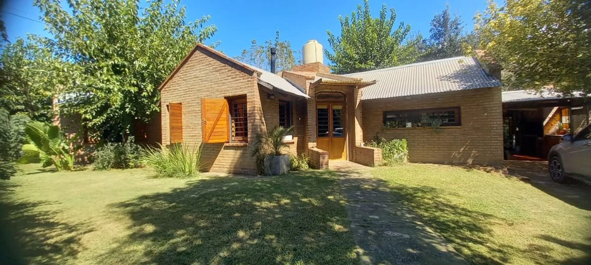 Casa en Mendiolaza Golf con 3 dormitorios, pileta y escritura · Miniatura 2