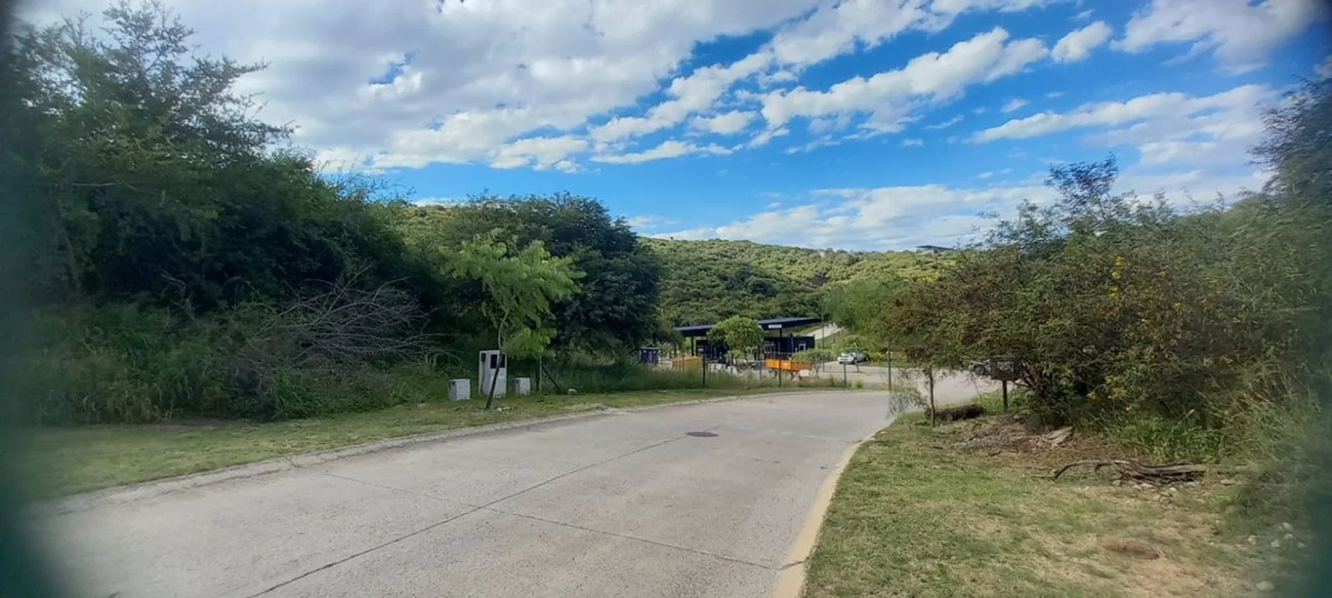 Lote en La Deseada con salida a intercountry · Miniatura 7
