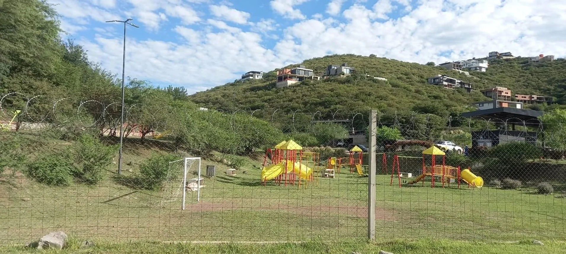 Lote en La Deseada con salida a intercountry · Miniatura 10